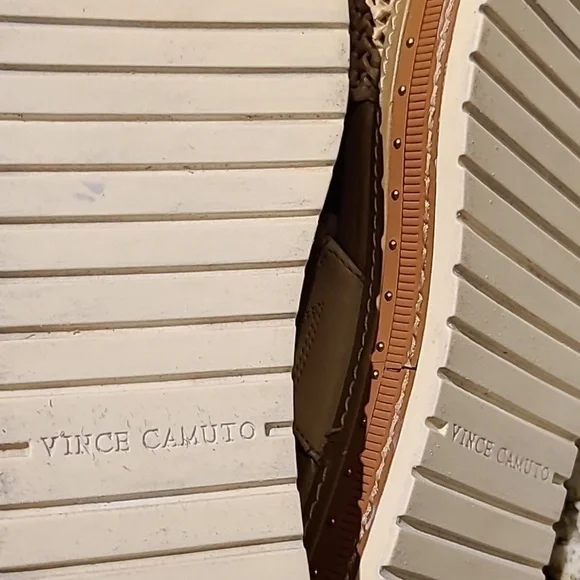 Vince Camuto Ravensal slide Sz 8 to 8.5. - Picture 10 of 13